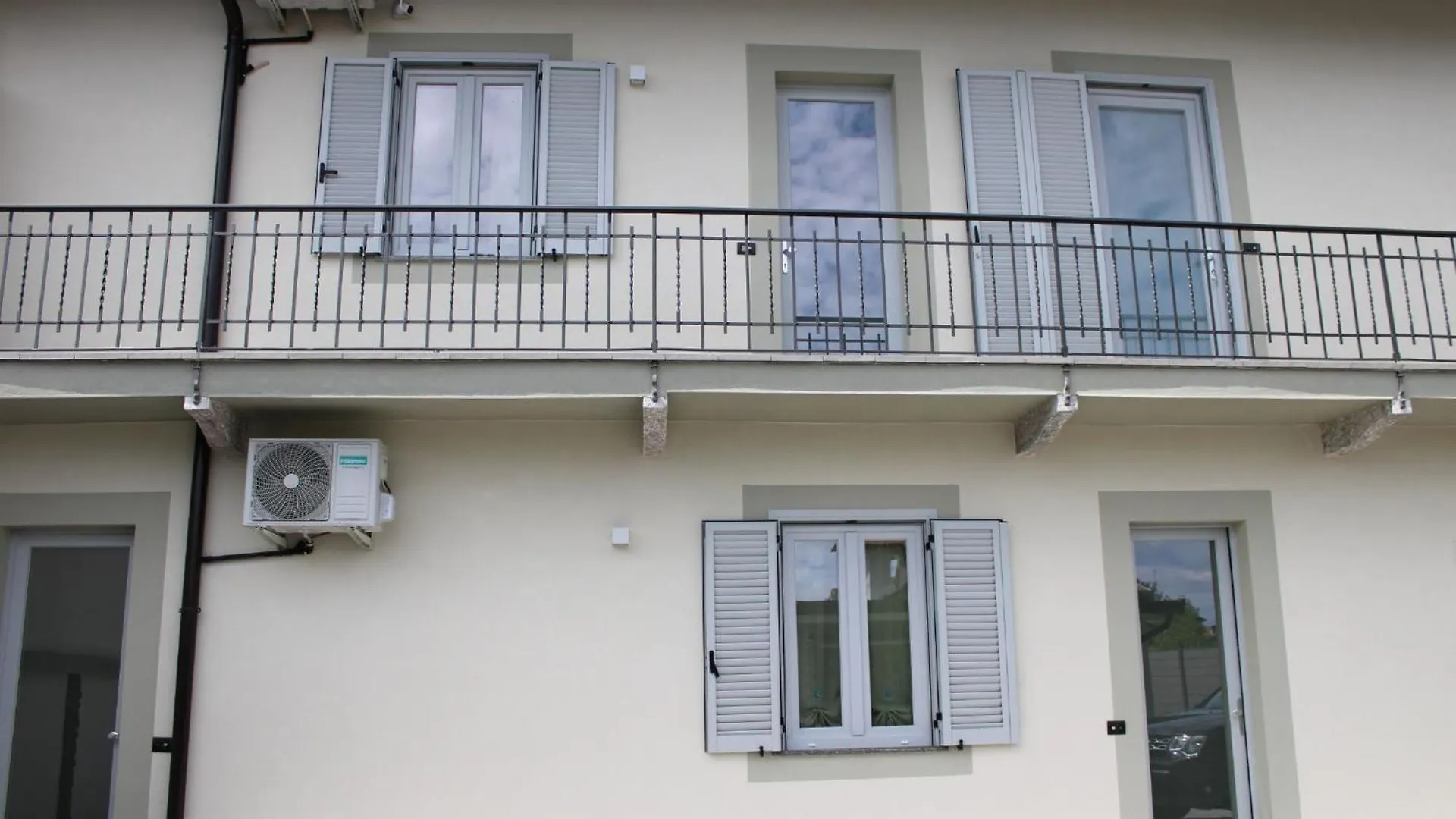 Guest house La Luna Blu Malpensa Camera Singola Zen Somma Lombardo Italy